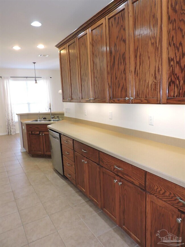 Building Photo - 4986 Vizcaya Dr