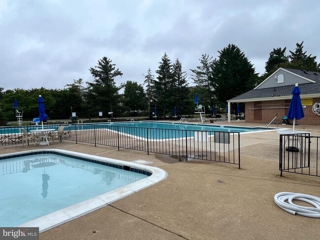 Building Photo - 7572 Belle Grae Dr