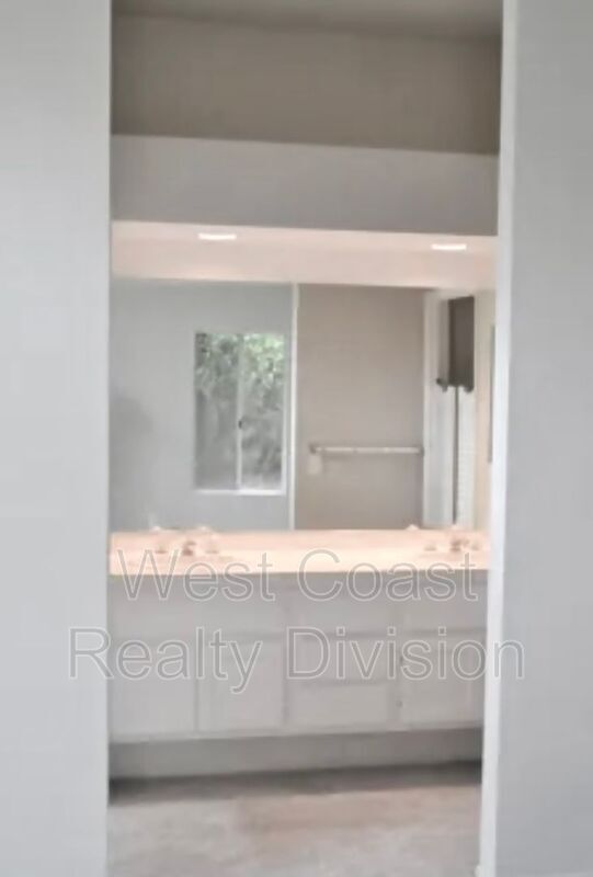 Building Photo - 27573 Dandelion Ct