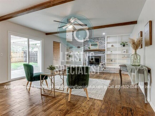 Building Photo - Stunning Yukon 3 Bed 2 Bath Home Available...