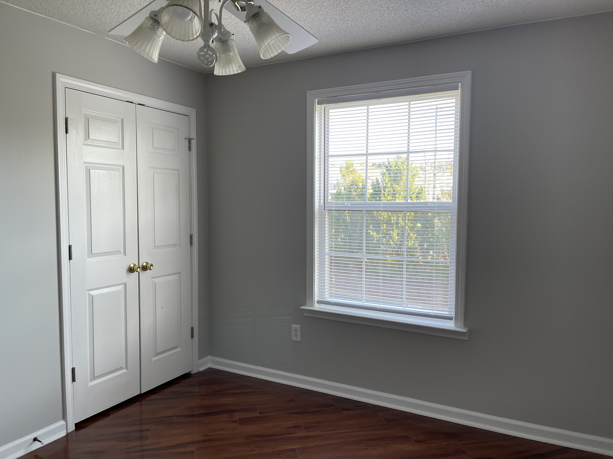 Building Photo - 105 Pelham Square Way