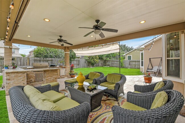 Building Photo - 28606 Rolling Ridge Dr