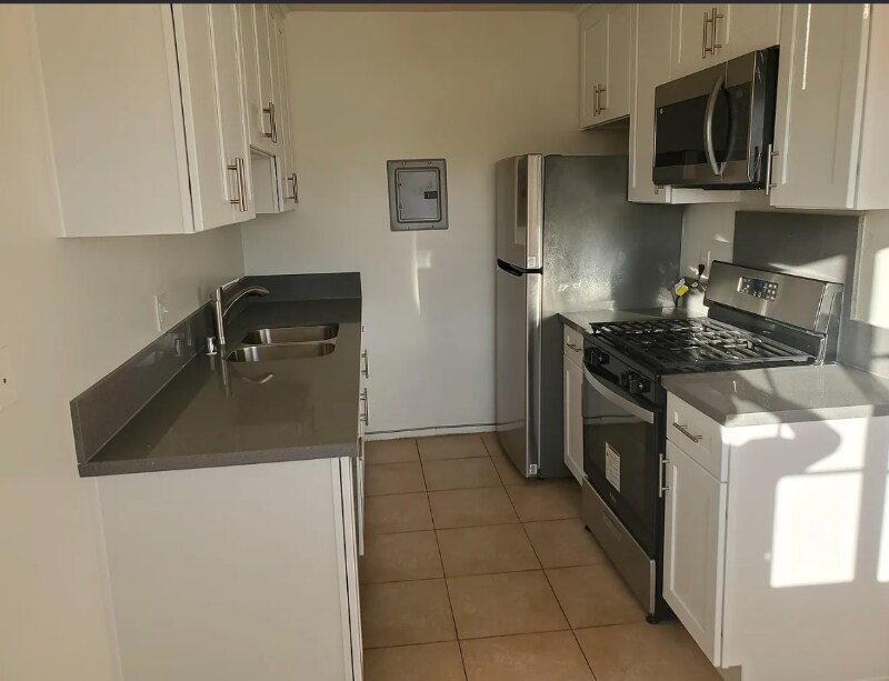 Building Photo - 1128 Raymond Ave