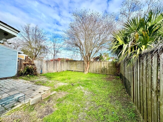 Building Photo - 2523 Johnson Dr