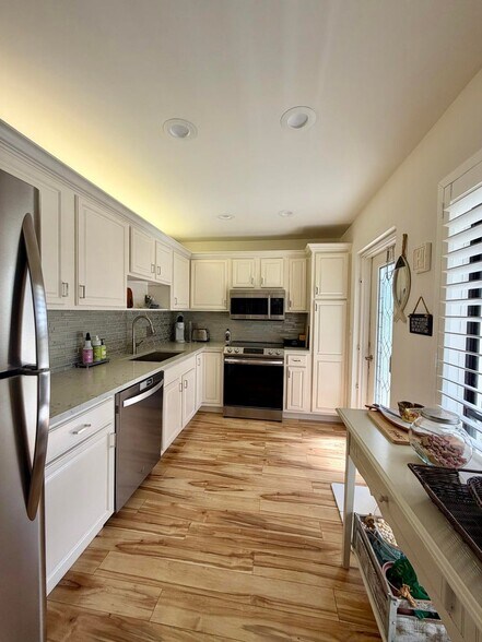 Building Photo - 4607 Kittiwake Ct