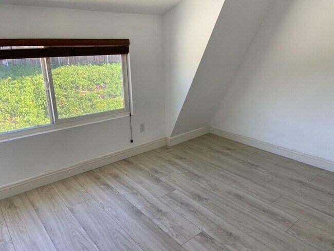 Building Photo - 1610 Valencia Ct