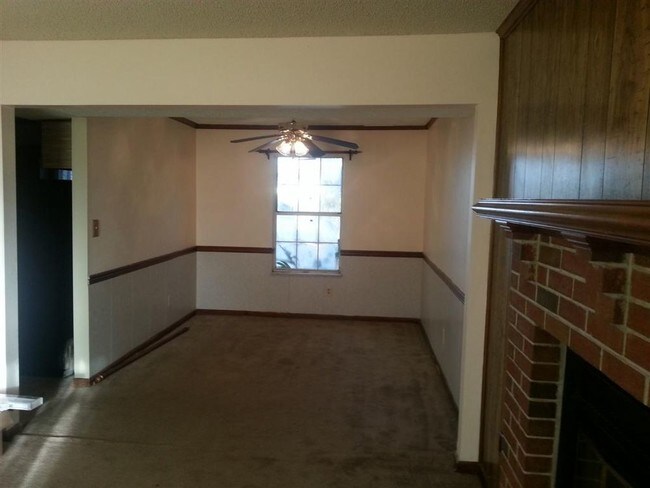 Building Photo - 1032 Daniel Maloney Drive