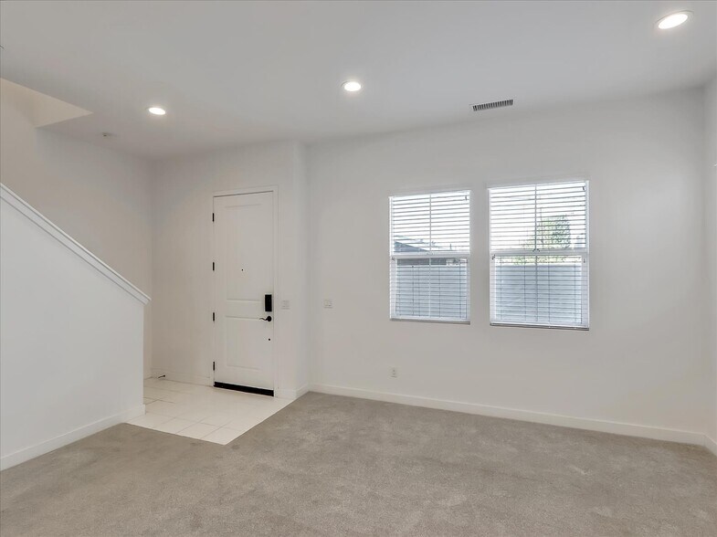 Building Photo - 1452 N Harbor Blvd