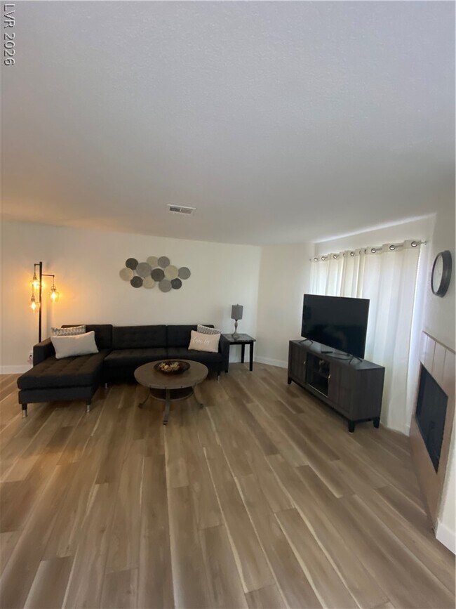 Building Photo - 5028 S Rainbow Blvd