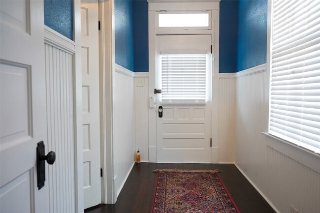 Building Photo - 6424 Central City Blvd