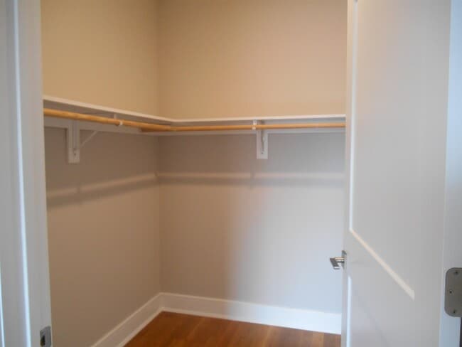 Building Photo - 3 Perrine Ave