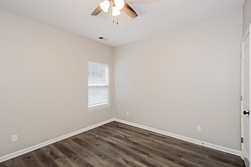 Building Photo - 5418 Stirrup Way