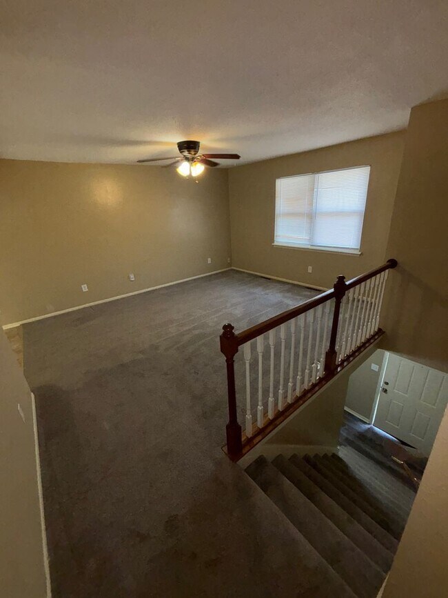 Building Photo - AVAILABLE NOW! 3 Bedroom 2.5 Bath in Lee's Summit MO $1,495.00