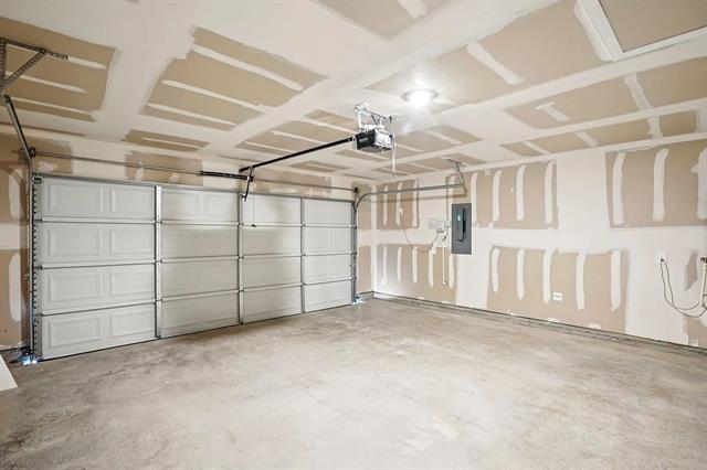 Building Photo - 704 Edgehurst Dr