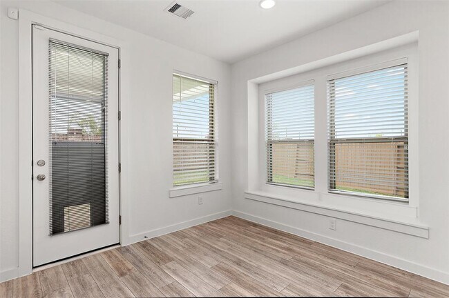 Building Photo - 3305 Cornflower Coast Ct
