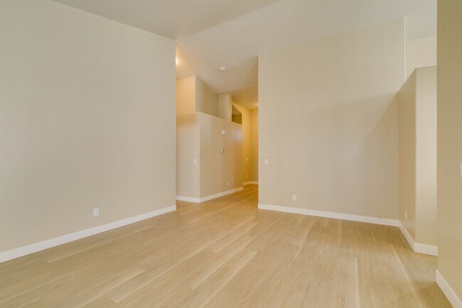 Building Photo - SW BEAUTY*2 BEDROOMS*OPEN FLOORPLAN*COMMUNITY POOL, GATED*CHECK THIS HOME OUT TODAY!