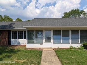 Building Photo - 1042C Aberdeen Dr