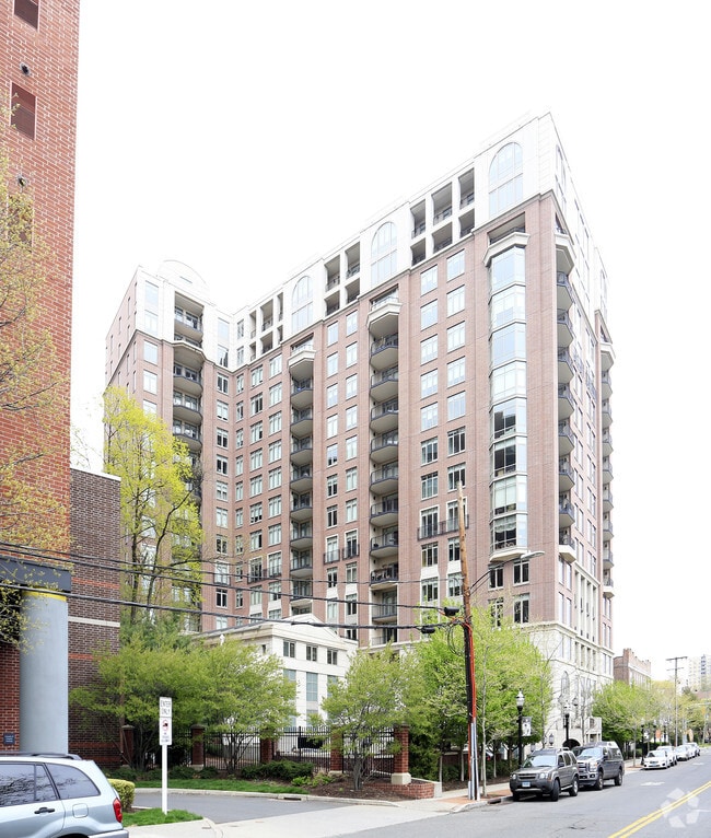 Building Photo - HIGHGROVE