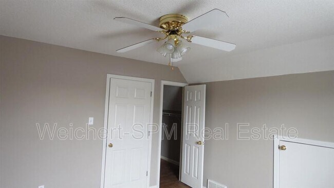 Building Photo - 8669 N Ashley Glen Cir