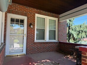 Building Photo - 1901 Avon Rd SW