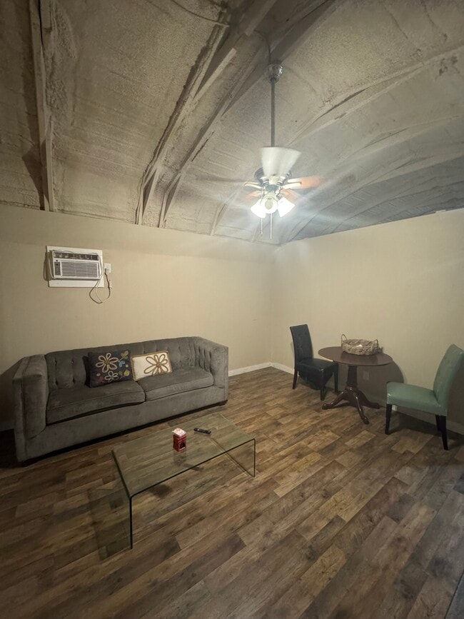 Building Photo - 849 Grape St