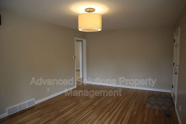 Building Photo - 2950 S Judith St