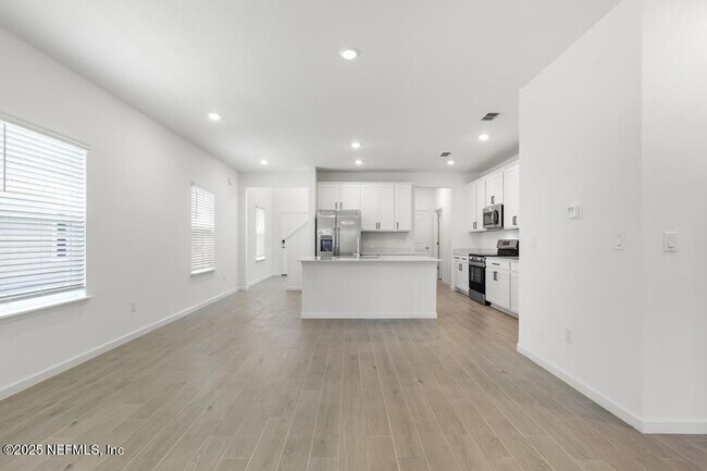Building Photo - 355 Miromar Lk Dr