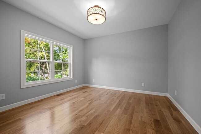 Building Photo - BRAND NEW! Spacious Nashville Home in a Qu...