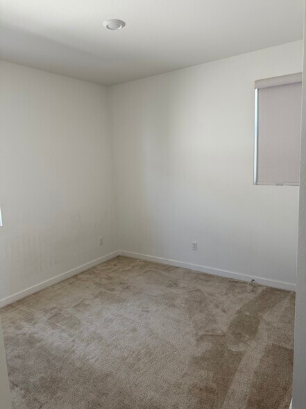 Bedrom - 26149 Park Ave