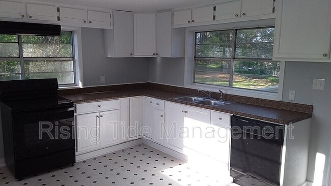 Building Photo - 9321 Silley Dean Rd