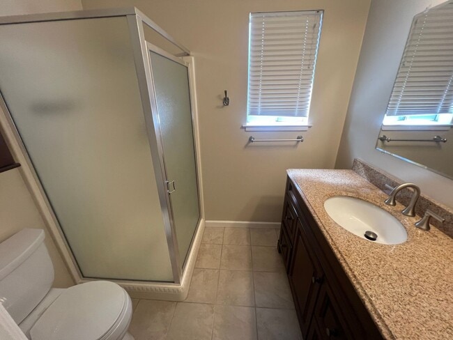 Building Photo - Beautiful 3 bed 2 bath Belmont home with amazing views. This is a must see!