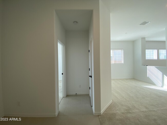 Building Photo - 442 W Golden Aspen Dr