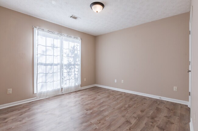 Building Photo - 413 Spurlin Ct