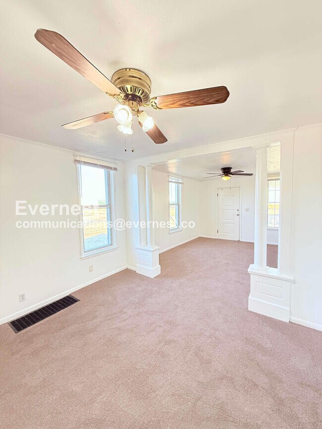 Building Photo - 1547 Airline Ave