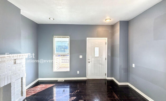 Building Photo - 39 S Yale Ave