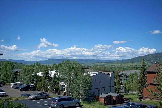 Building Photo - 2933 Mountaineer Cir