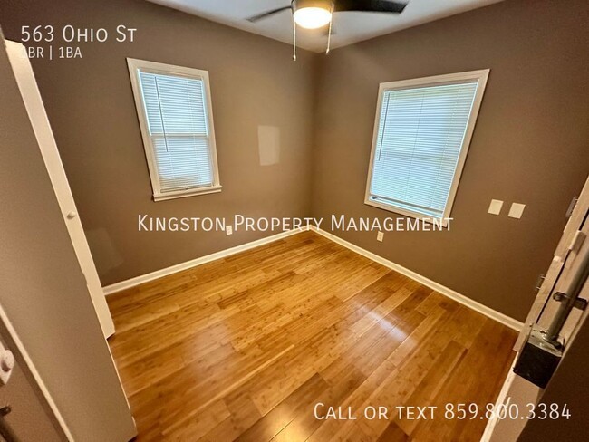 Building Photo - Stunning 1 Bedroom!