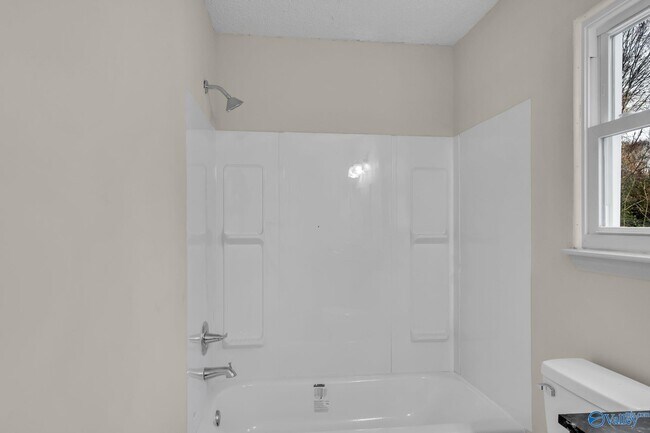 Building Photo - 213 Rebecca Pines Dr