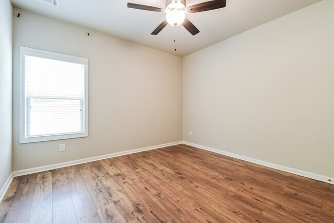 Building Photo - 1191 Spring Marsh Ct NE