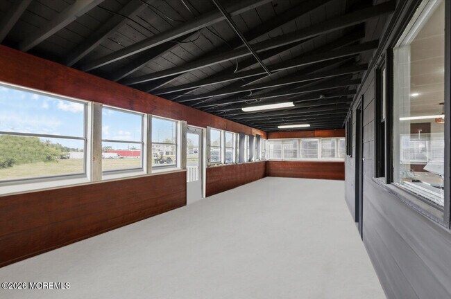 Building Photo - 506 Lloyd Rd