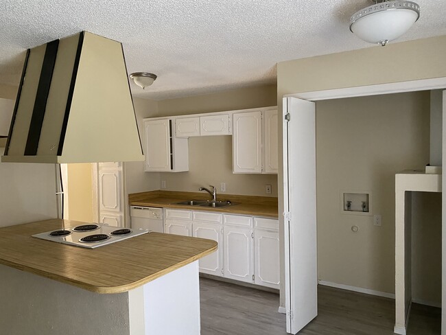Building Photo - 5808 Woodsetter Ln