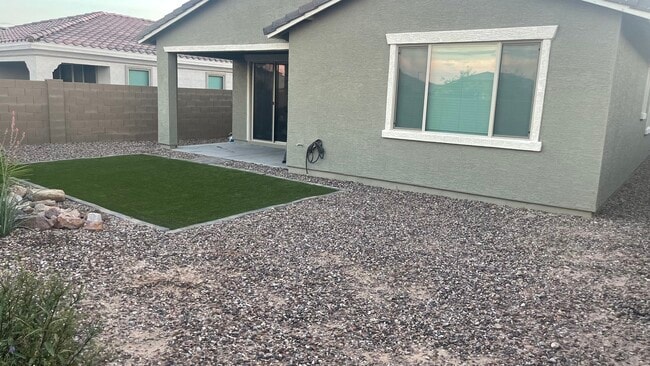 Building Photo - 79 N 197th Dr