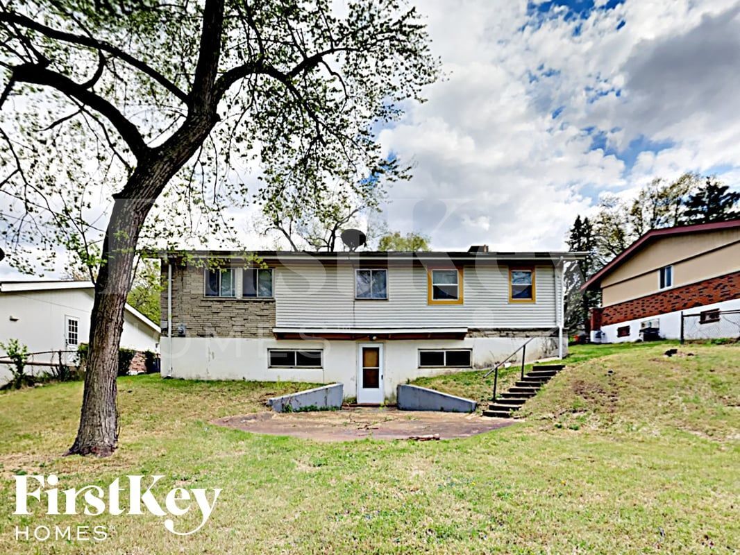 Building Photo - 2655 Farber Dr