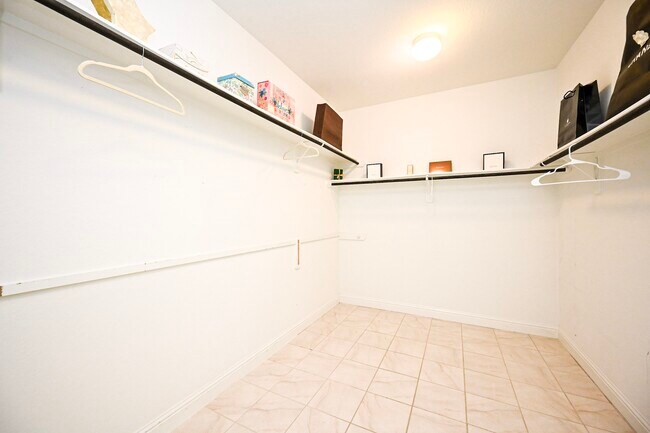 Building Photo - 6326 Grand Drift Ct