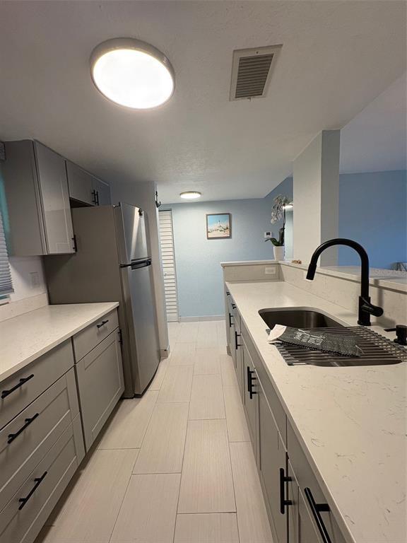 Building Photo - 464 N Paula Dr