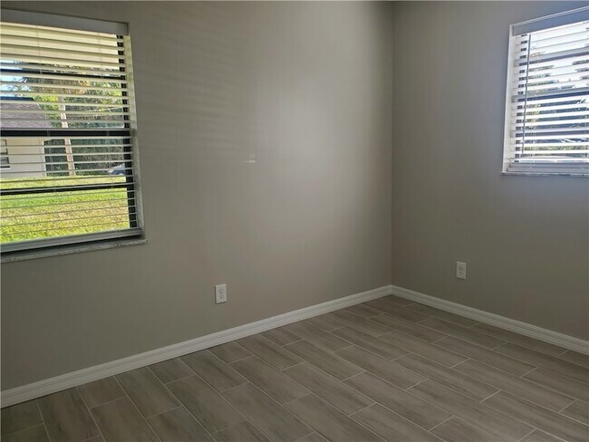 Building Photo - 3300 S 7th St