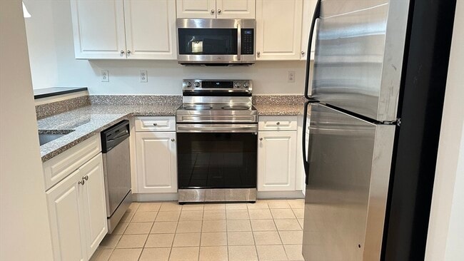 Building Photo - 1 Cityview Ln