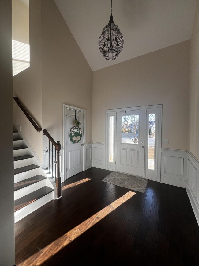 Building Photo - 1729 Edenburg Way