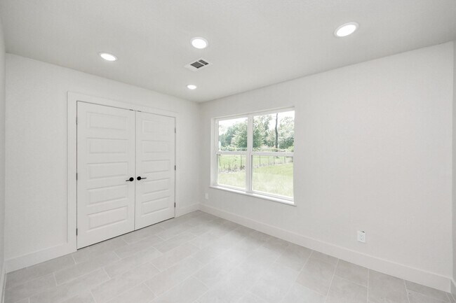 Building Photo - 13406 Shady Ln