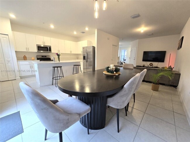 Building Photo - 2761 NW 55th Way